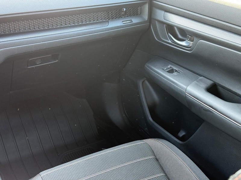 Honda CR-V Hybrid Vehicle Image 15