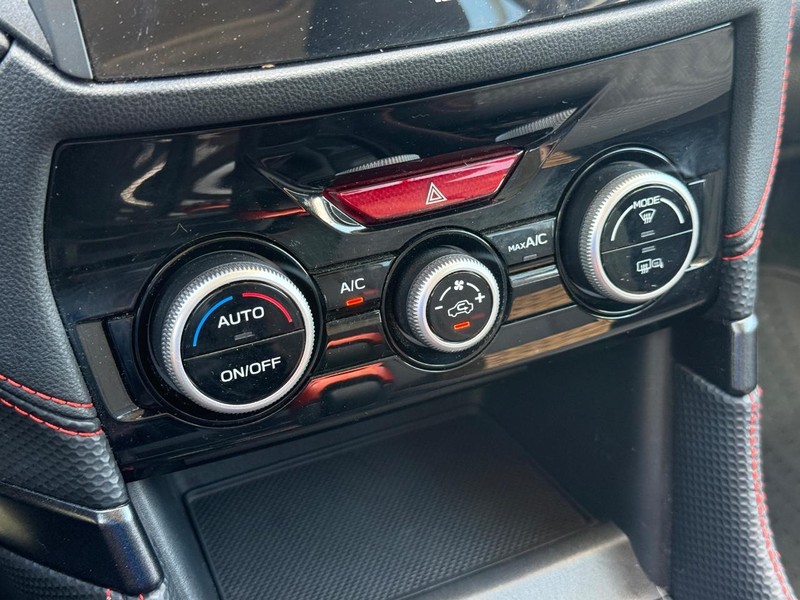 Subaru Forester Vehicle Full-screen Gallery Image 19