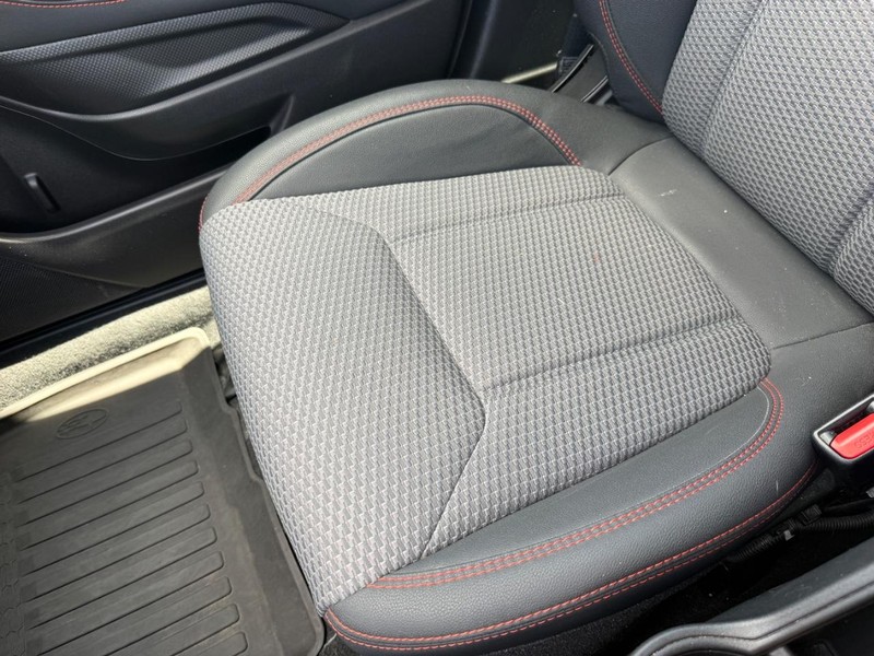 Subaru Forester Vehicle Full-screen Gallery Image 20