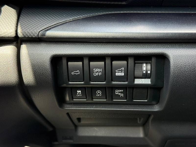 Subaru Forester Vehicle Full-screen Gallery Image 21