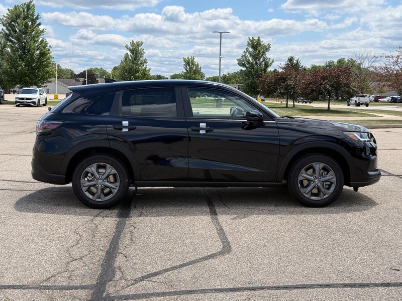 Honda HR-V Vehicle Image 2