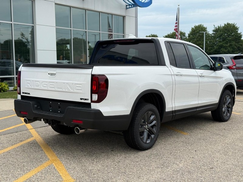 Honda Ridgeline Vehicle Image 3