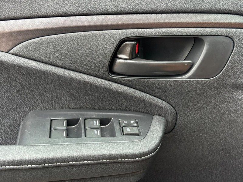 Honda Ridgeline Vehicle Image 17