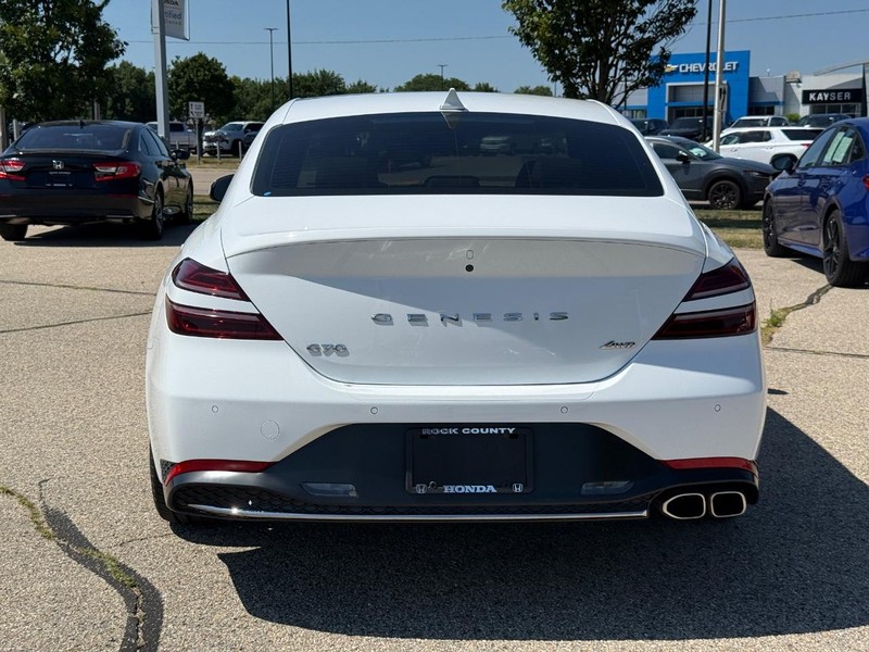 Genesis G70 Vehicle Image 4