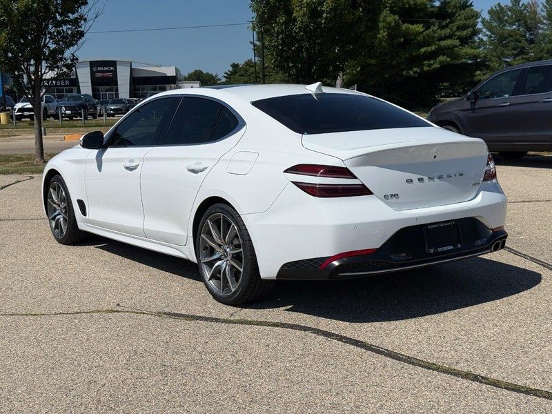 Genesis G70 Vehicle Image 5