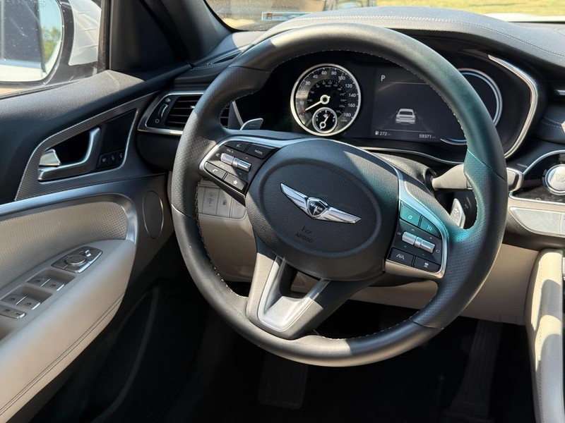 Genesis G70 Vehicle Image 13