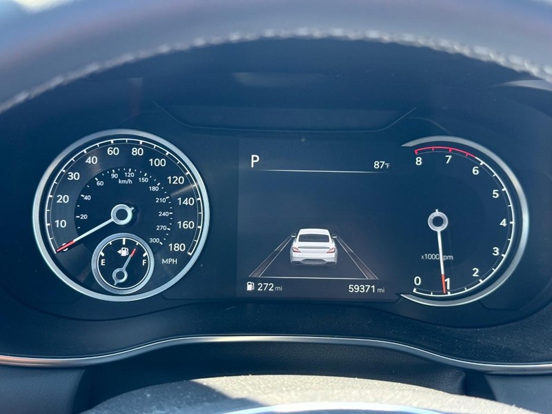 Genesis G70 Vehicle Image 17