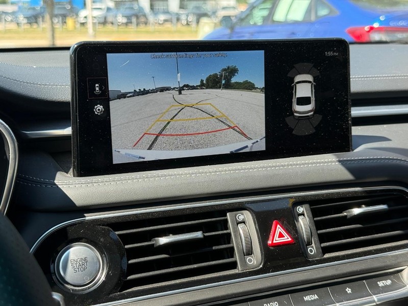 Genesis G70 Vehicle Image 18