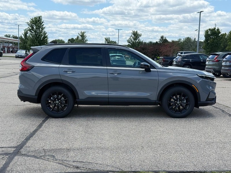 Honda CR-V Hybrid Vehicle Image 2