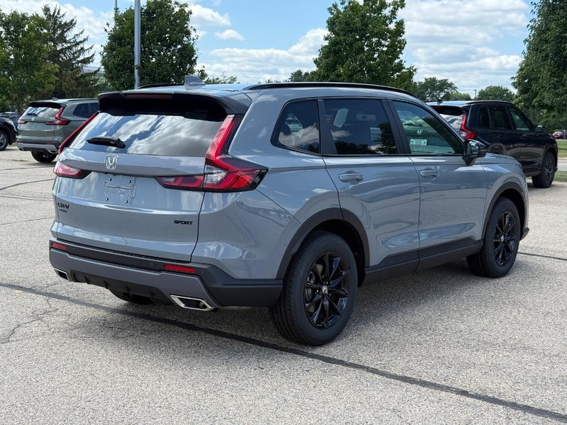 Honda CR-V Hybrid Vehicle Image 3