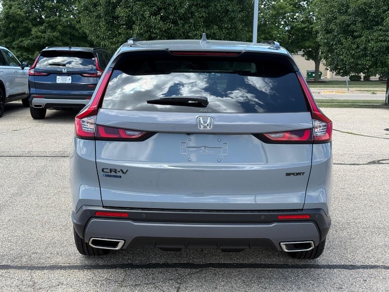 Honda CR-V Hybrid Vehicle Image 4