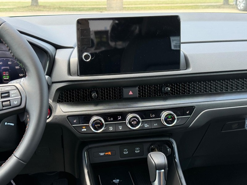 Honda CR-V Hybrid Vehicle Image 11