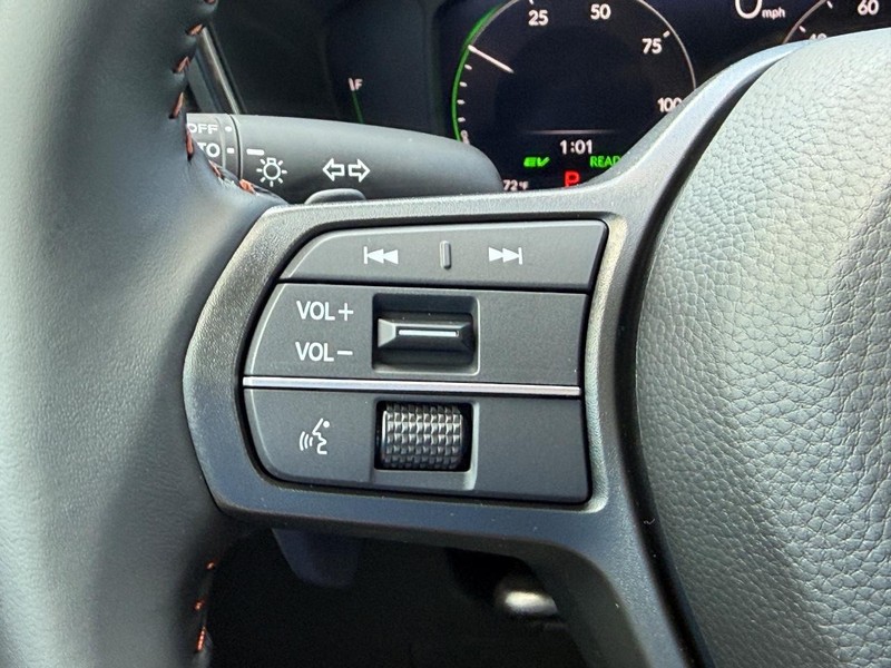Honda CR-V Hybrid Vehicle Image 15