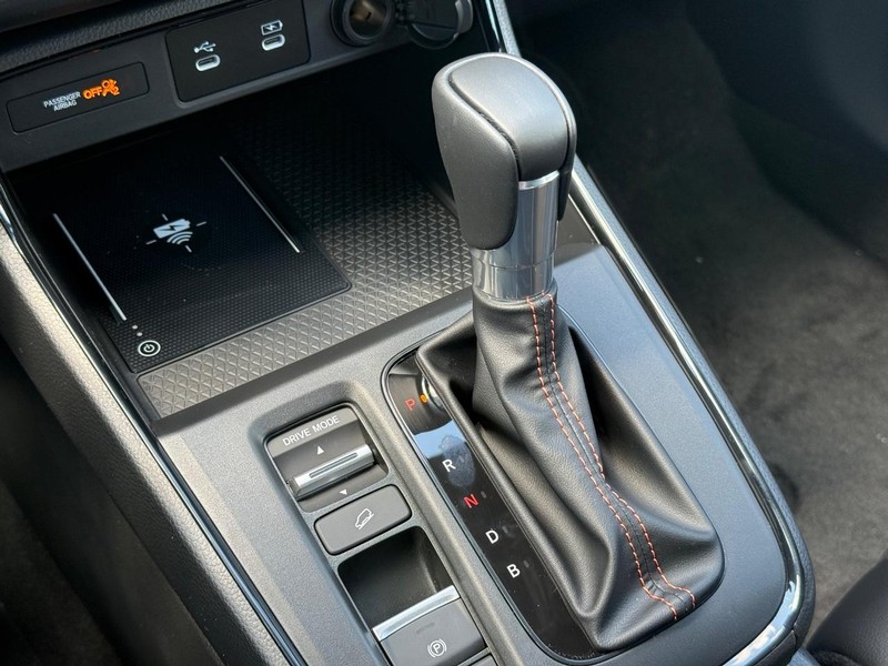 Honda CR-V Hybrid Vehicle Image 19