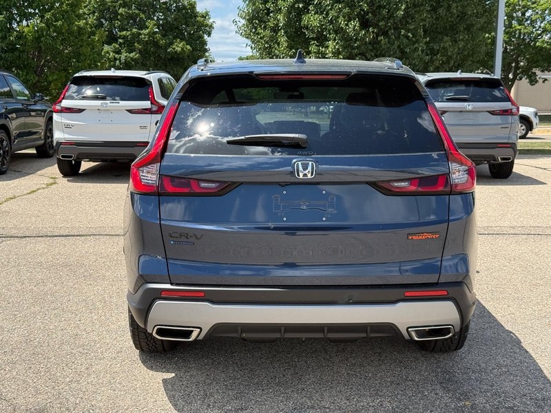 Honda CR-V Hybrid Vehicle Image 4