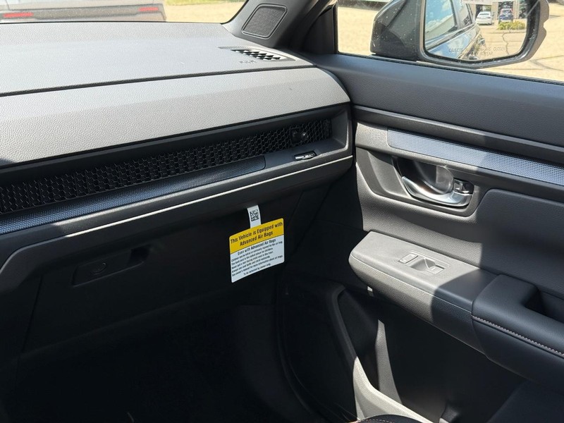 Honda CR-V Hybrid Vehicle Image 14