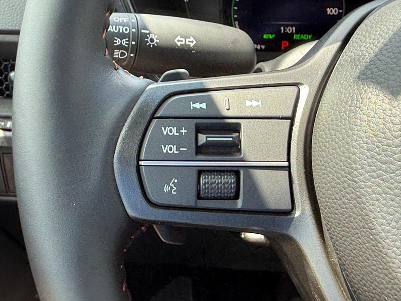 Honda CR-V Hybrid Vehicle Image 15