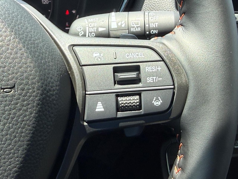 Honda CR-V Hybrid Vehicle Image 16