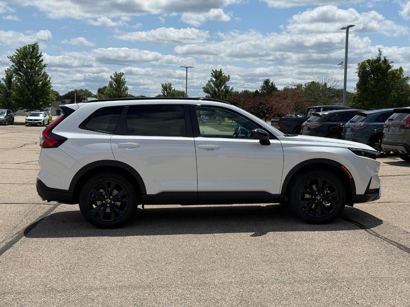 Honda CR-V Hybrid Vehicle Image 2