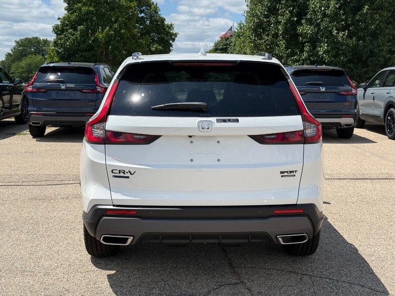 Honda CR-V Hybrid Vehicle Image 4