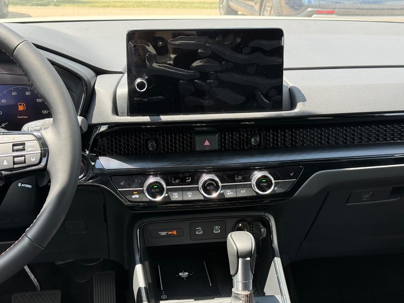 Honda CR-V Hybrid Vehicle Image 11