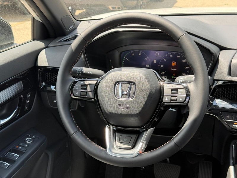 Honda CR-V Hybrid Vehicle Image 13