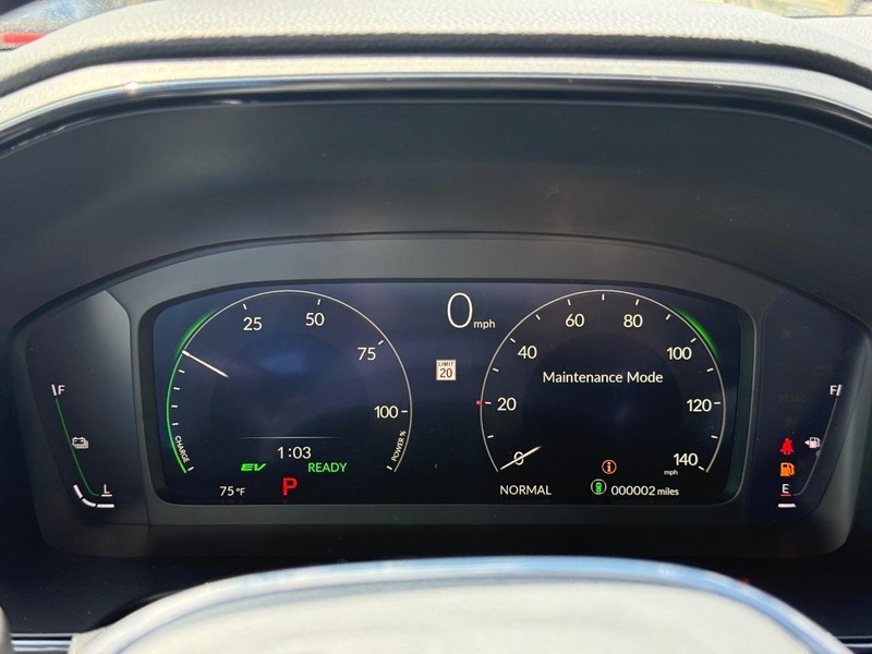 Honda CR-V Hybrid Vehicle Image 17