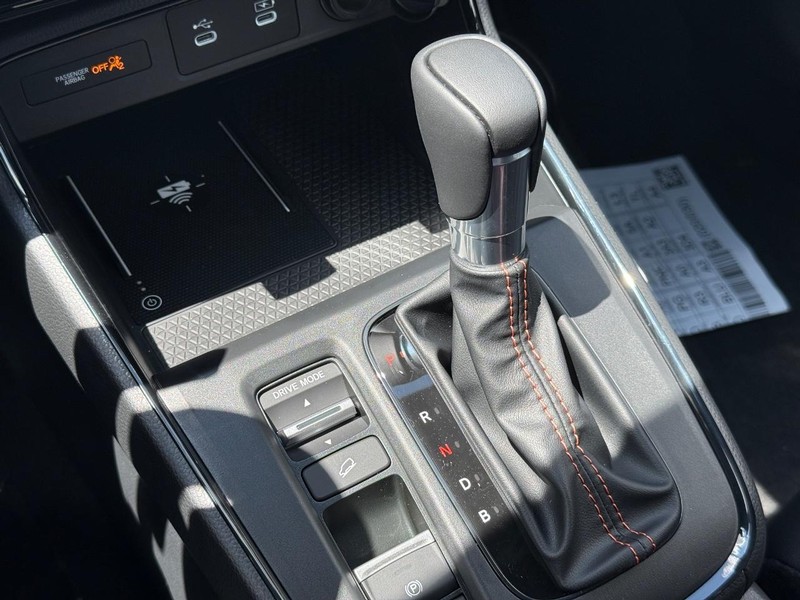 Honda CR-V Hybrid Vehicle Image 19