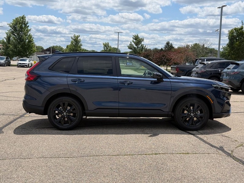 Honda CR-V Hybrid Vehicle Image 2