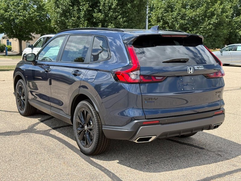 Honda CR-V Hybrid Vehicle Image 5