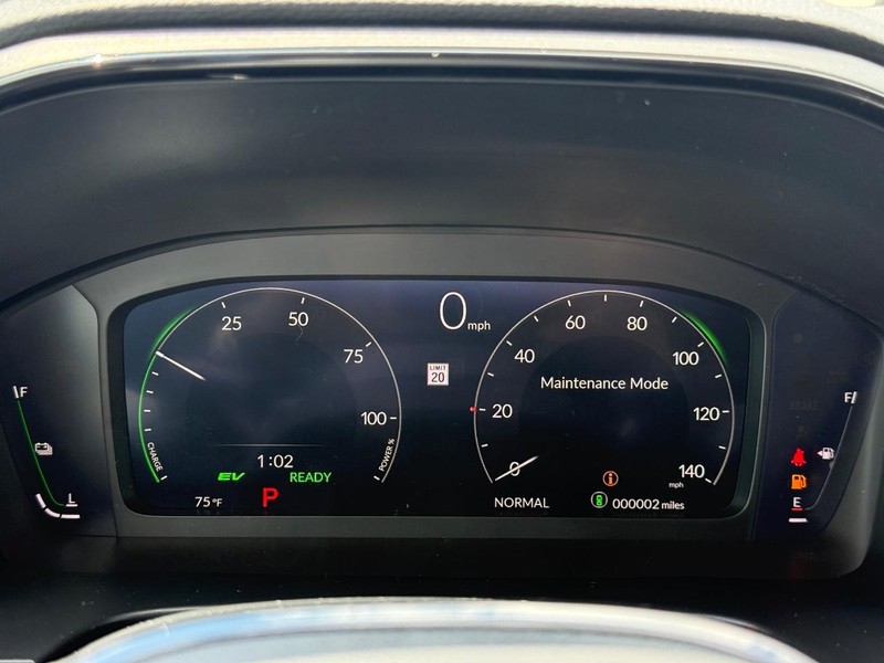Honda CR-V Hybrid Vehicle Image 17