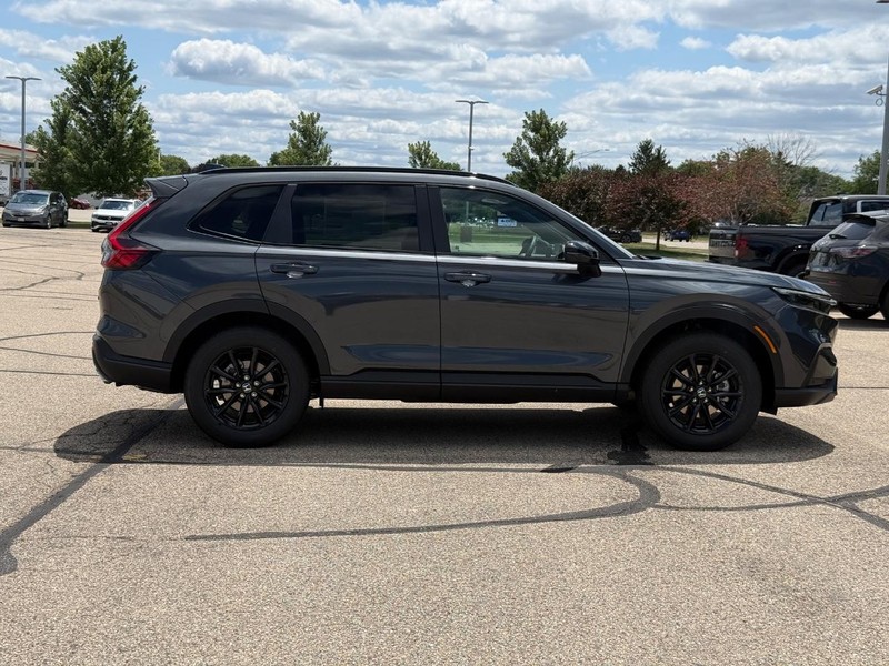 Honda CR-V Hybrid Vehicle Image 2