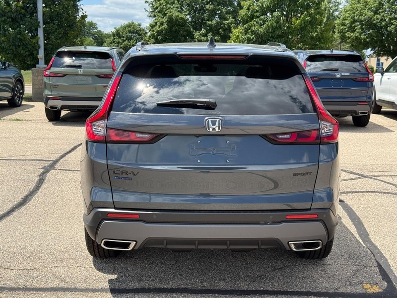 Honda CR-V Hybrid Vehicle Image 4
