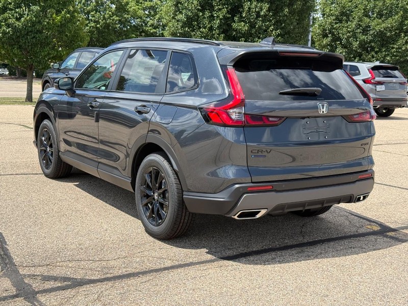 Honda CR-V Hybrid Vehicle Image 5