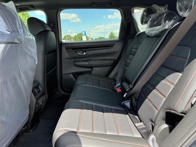 Honda CR-V Hybrid Vehicle Image 9