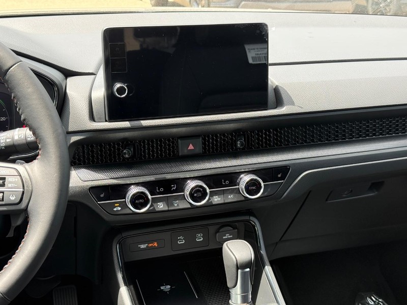 Honda CR-V Hybrid Vehicle Image 11