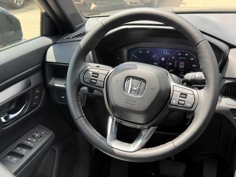 Honda CR-V Hybrid Vehicle Image 13