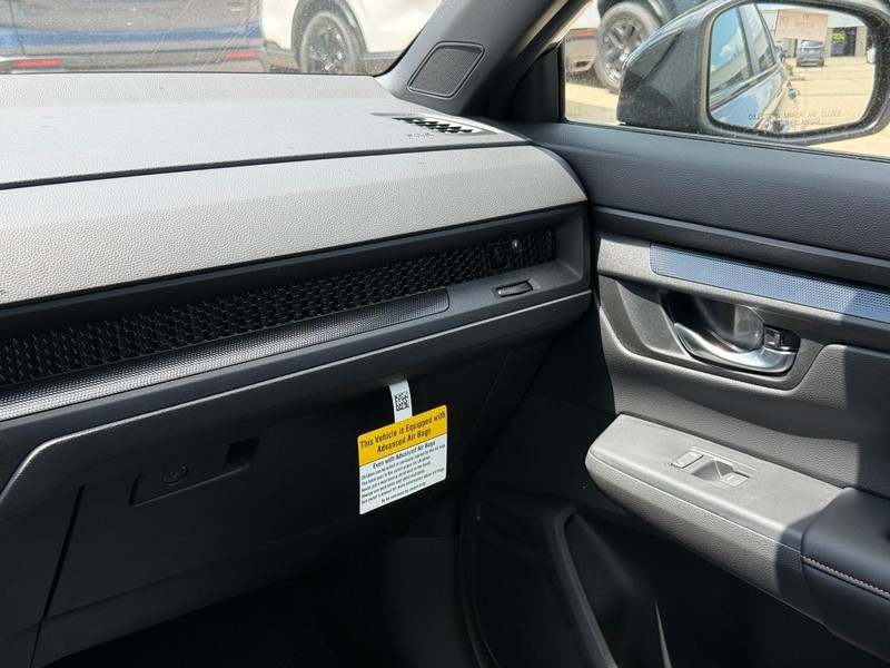 Honda CR-V Hybrid Vehicle Image 14