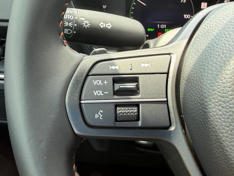 Honda CR-V Hybrid Vehicle Image 15