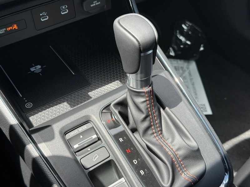 Honda CR-V Hybrid Vehicle Image 19