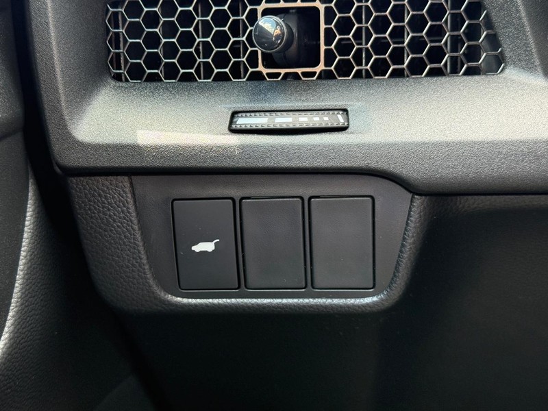 Honda CR-V Hybrid Vehicle Image 21