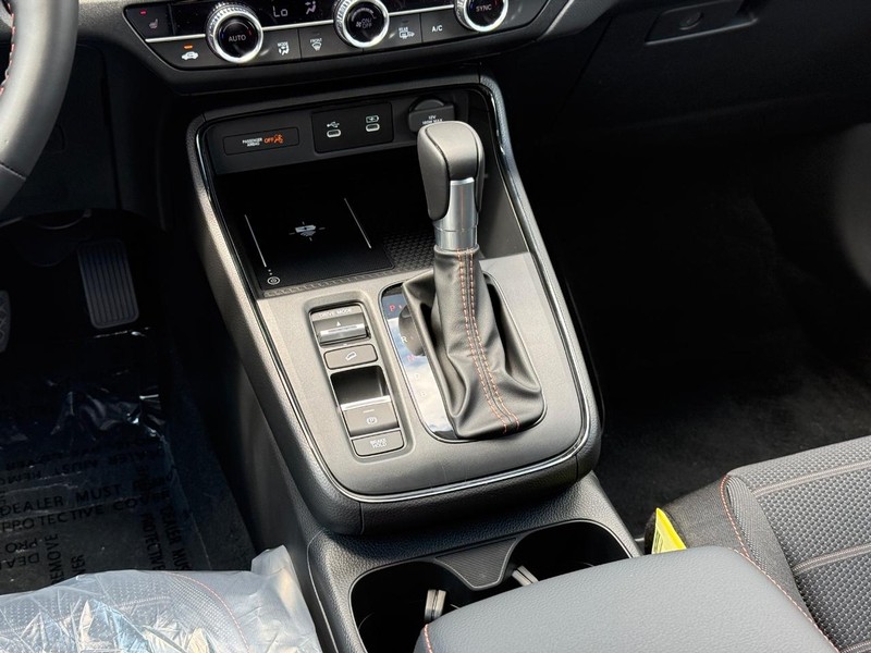 Honda CR-V Hybrid Vehicle Image 11