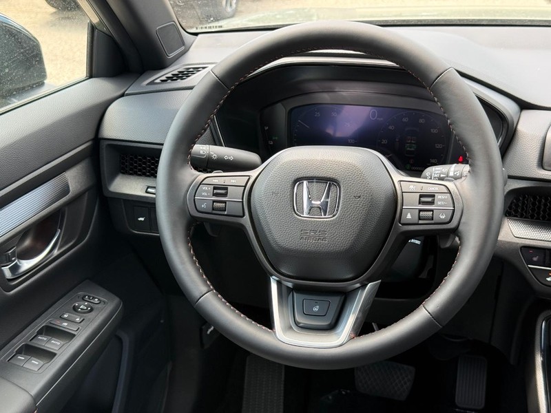 Honda CR-V Hybrid Vehicle Image 12