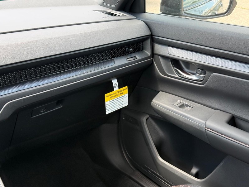 Honda CR-V Hybrid Vehicle Image 13