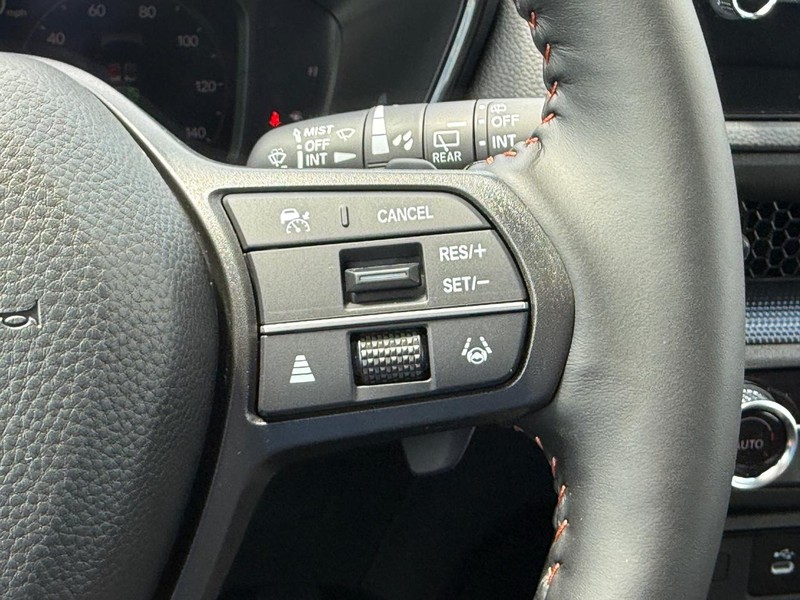 Honda CR-V Hybrid Vehicle Image 15