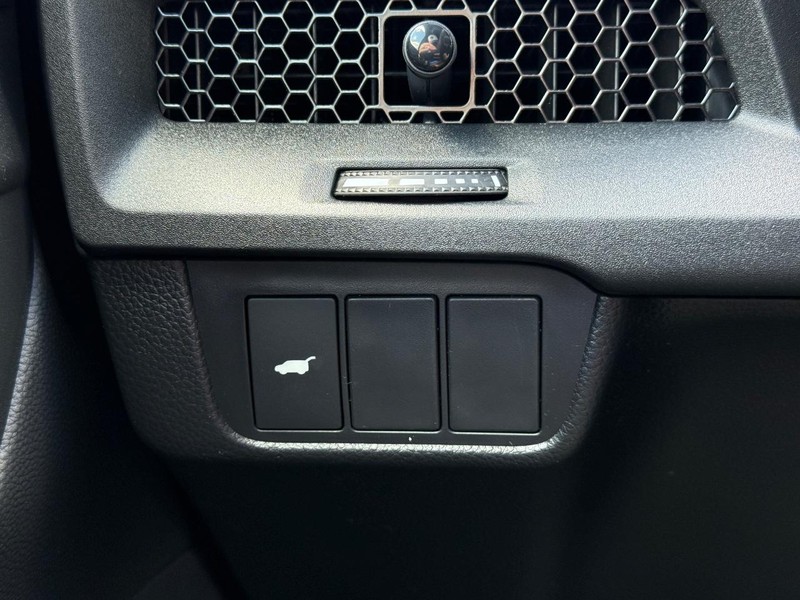 Honda CR-V Hybrid Vehicle Image 19