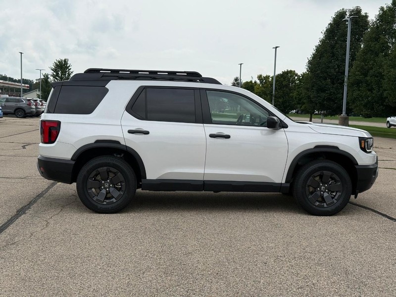 Honda Passport Vehicle Image 2