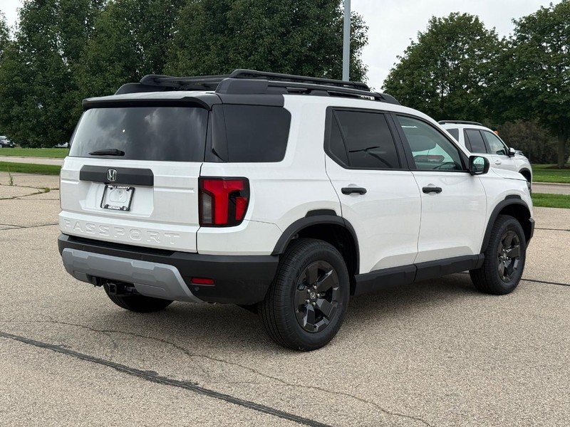 Honda Passport Vehicle Image 3