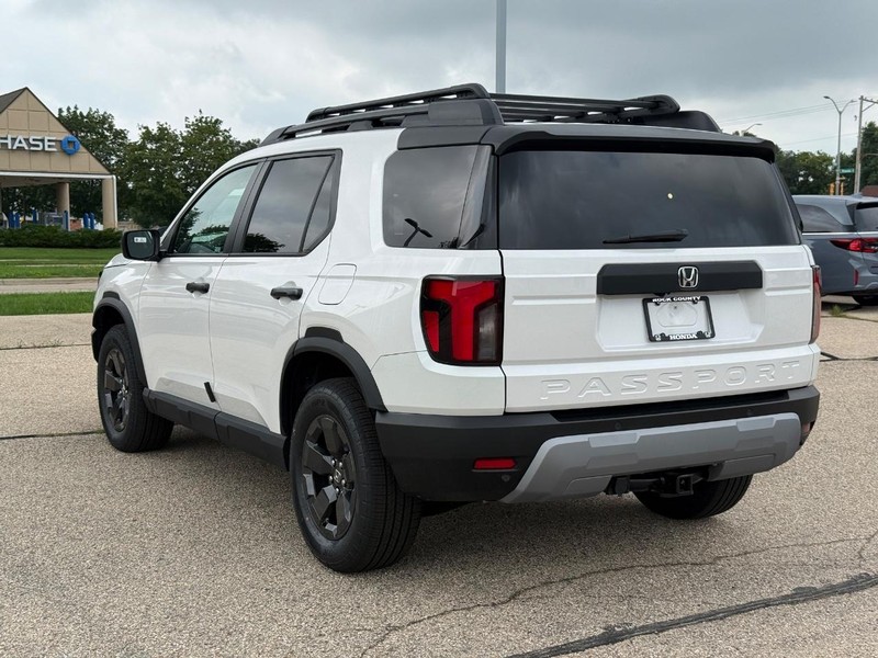 Honda Passport Vehicle Image 4