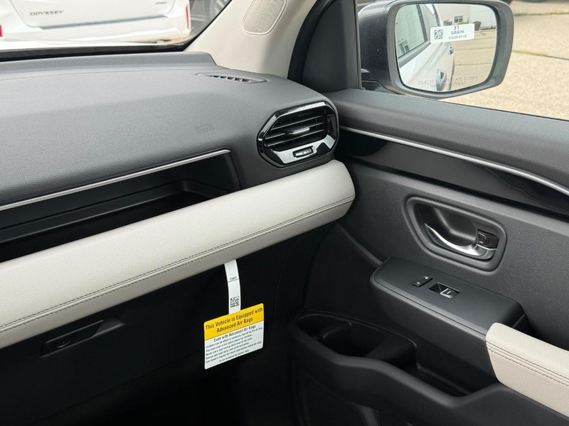 Honda Passport Vehicle Image 13